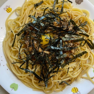 黒胡椒でピリ辛！納豆パスタ